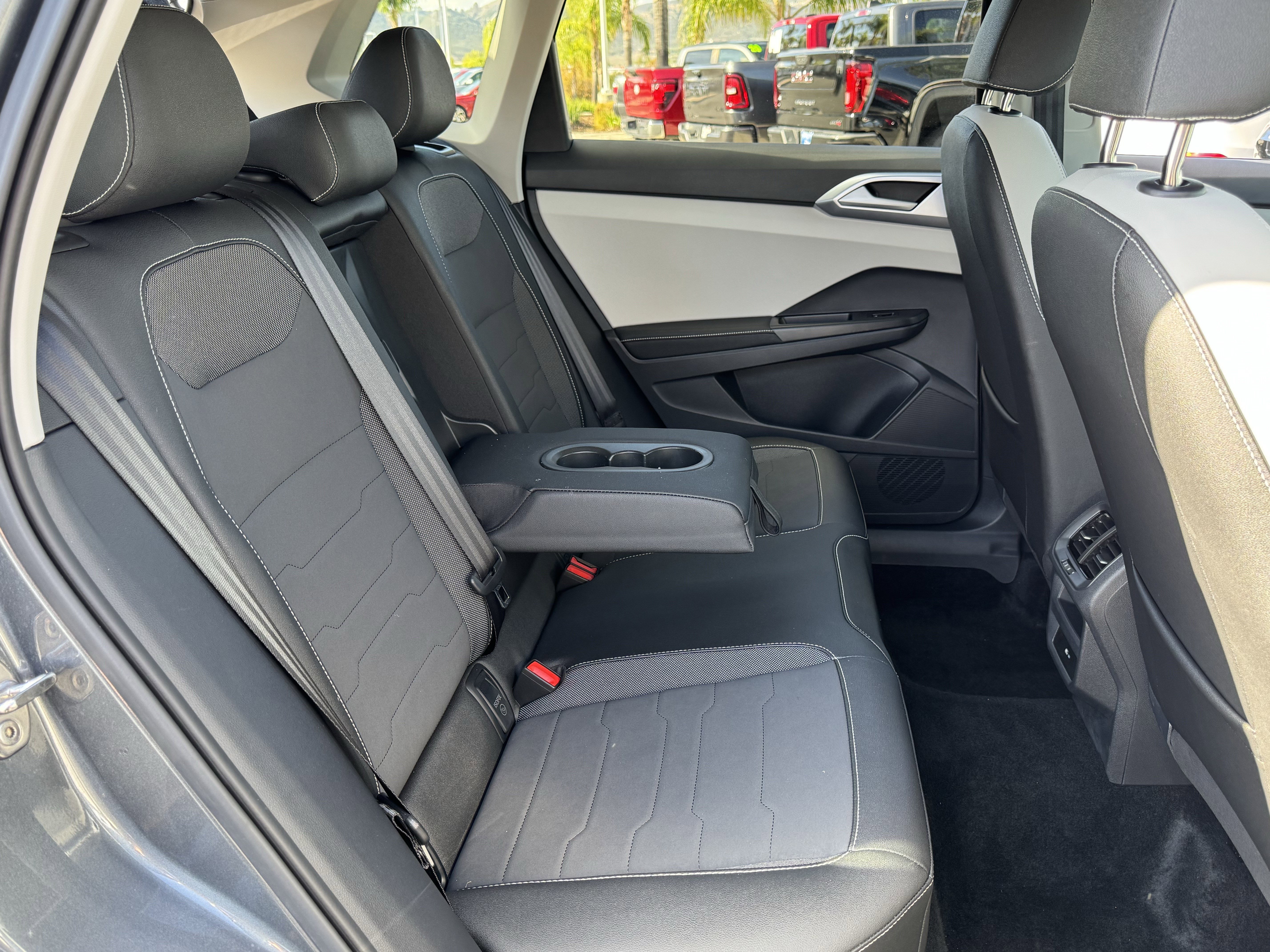 Used 2025 Volkswagen Taos SE image 35