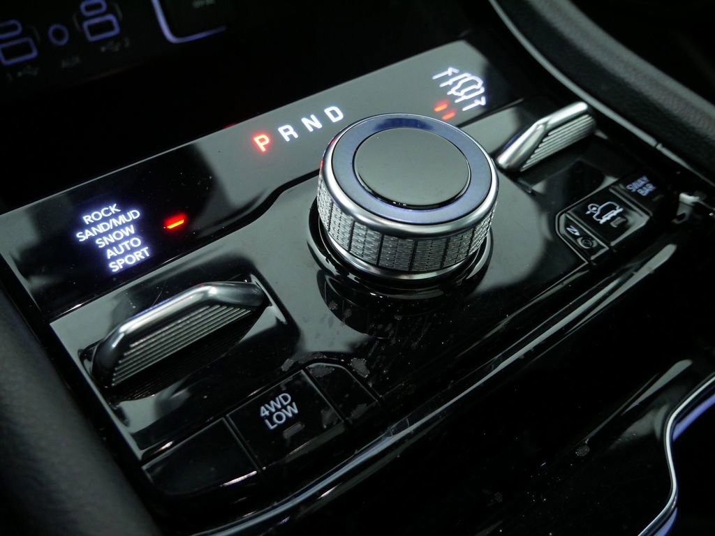 Used 2022 Jeep Grand Cherokee Trailhawk image 31