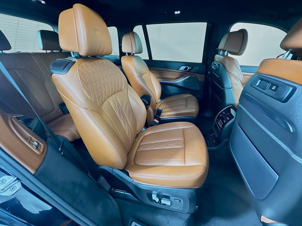 Used 2022 BMW X7 M50i AWD/4WD image 29