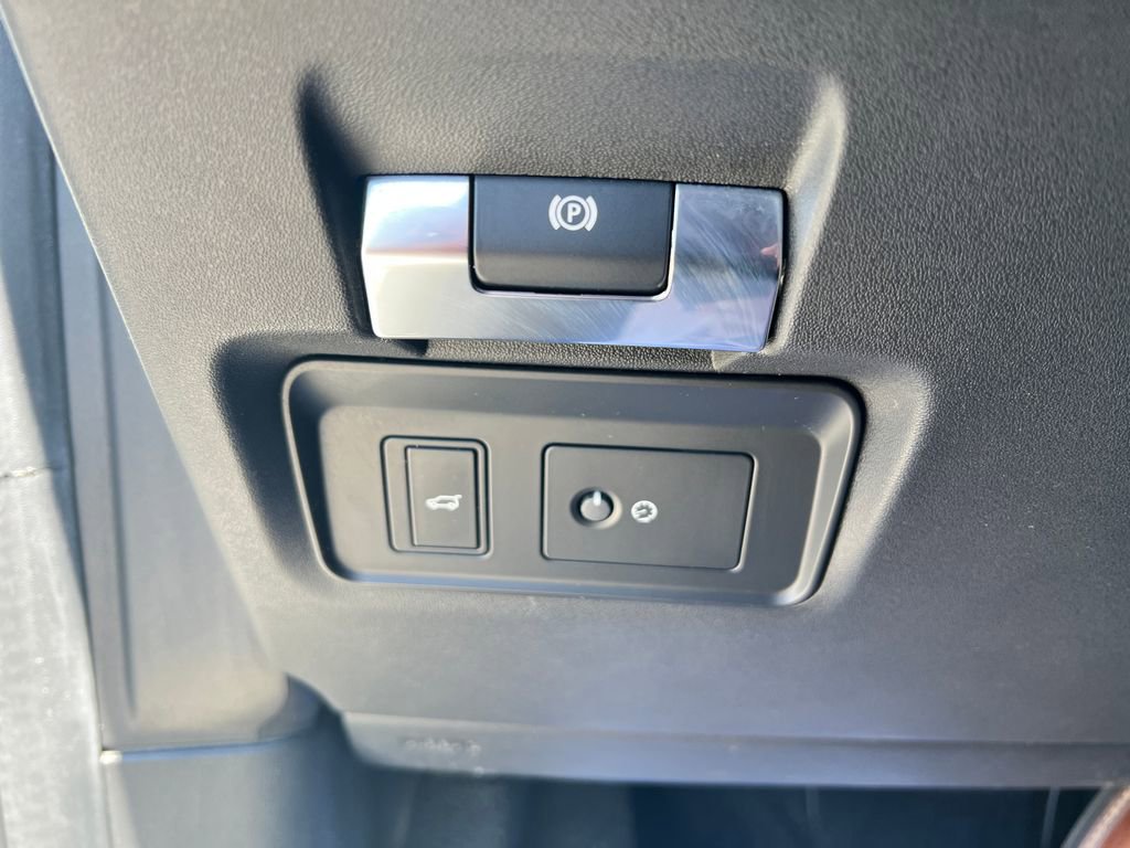 Used 2020 Land Rover Discovery Sport AWD/4WD image 29
