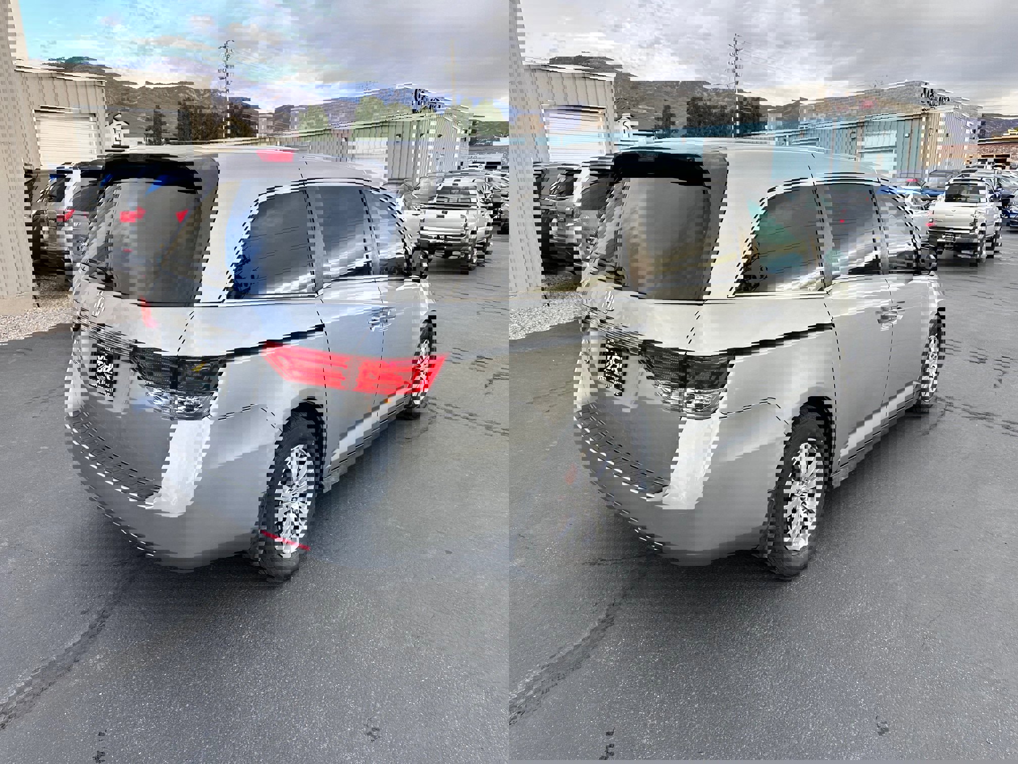 Used 2017 Honda Odyssey EX image 3