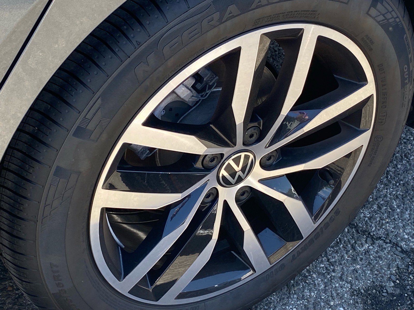 Certified 2025 Volkswagen Jetta SE FWD image 21