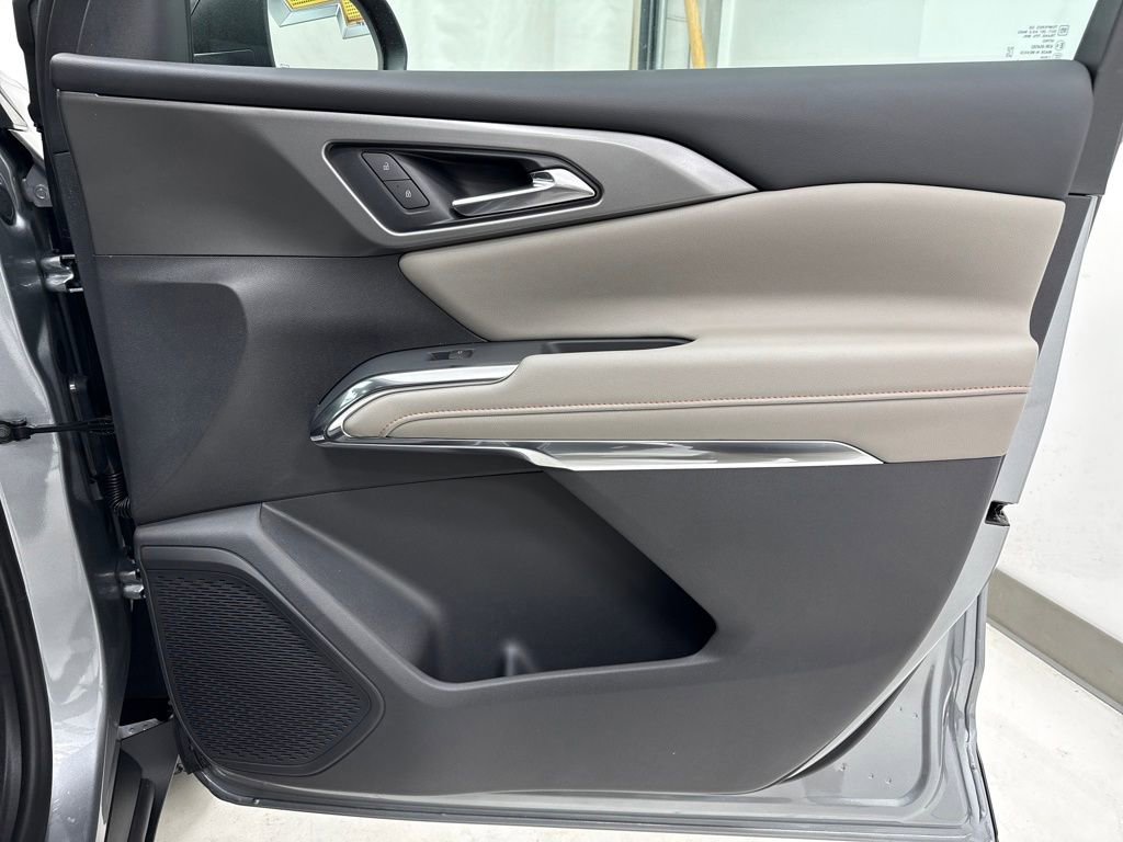 New 2026 Chevrolet Traverse LT w/ Midnight/Sport Edition image 8