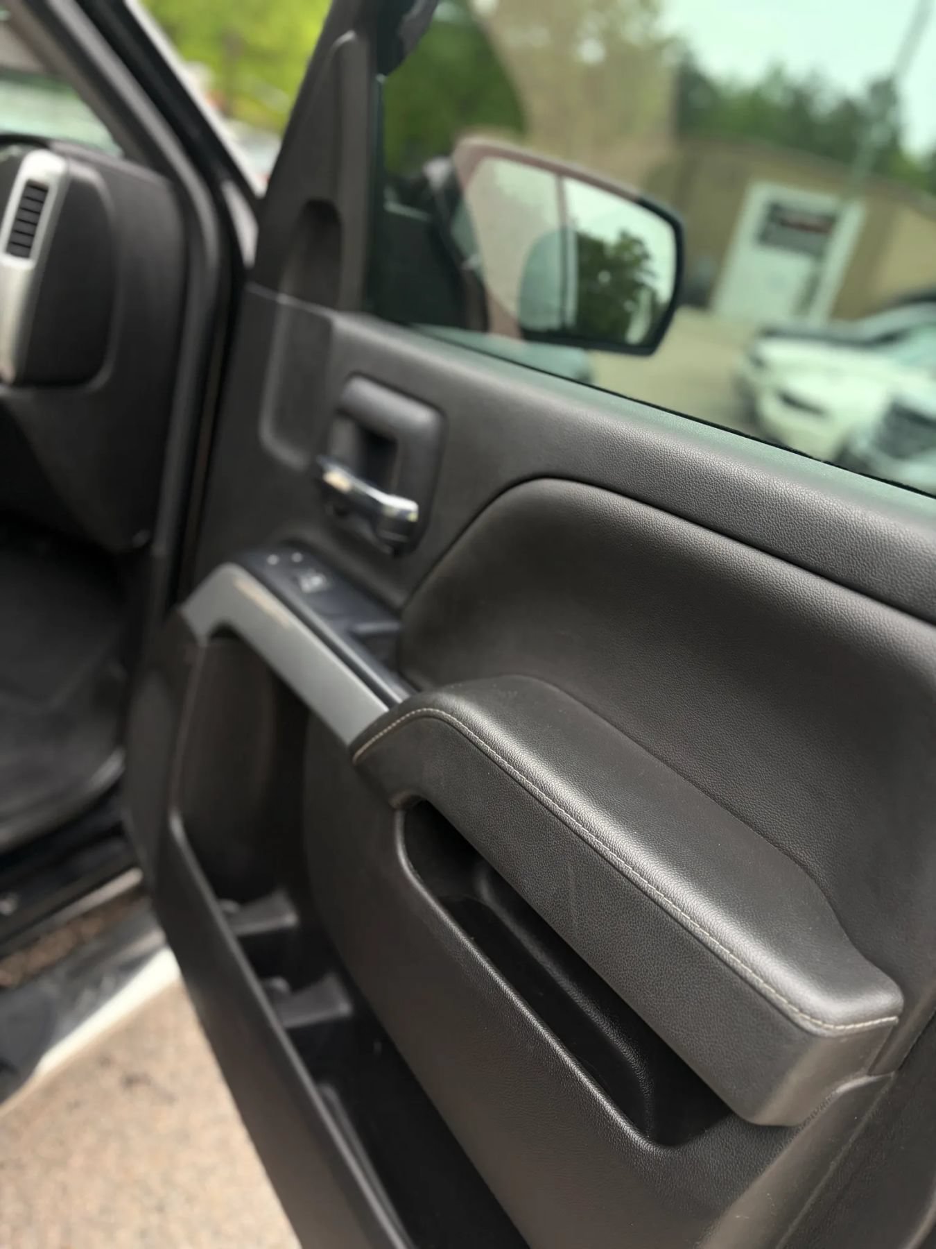 Used 2018 Chevrolet Silverado 1500 LT w/ True North Edition AWD/4WD image 26