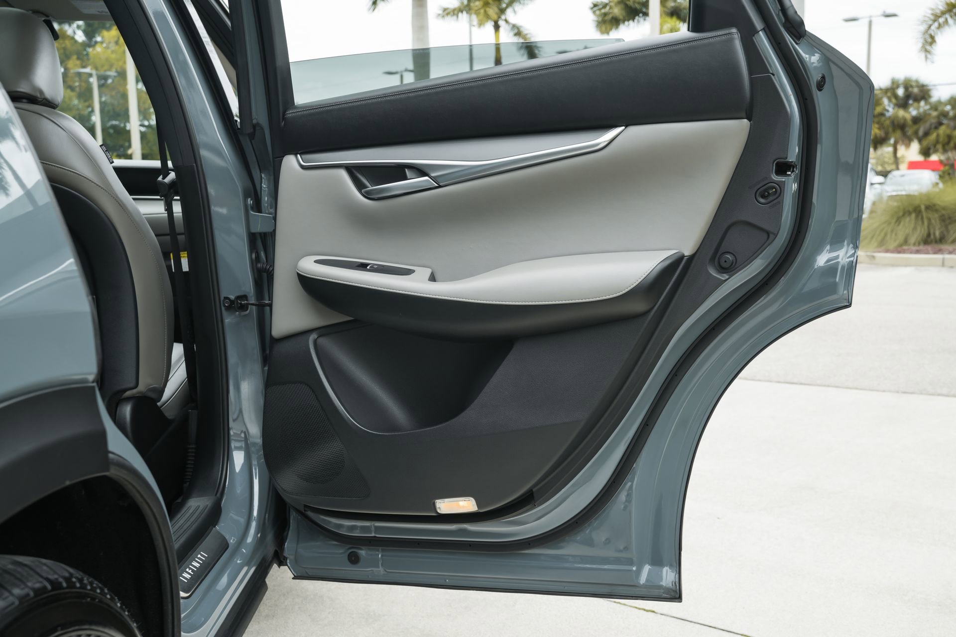 Used 2025 INFINITI QX50 Luxe image 32