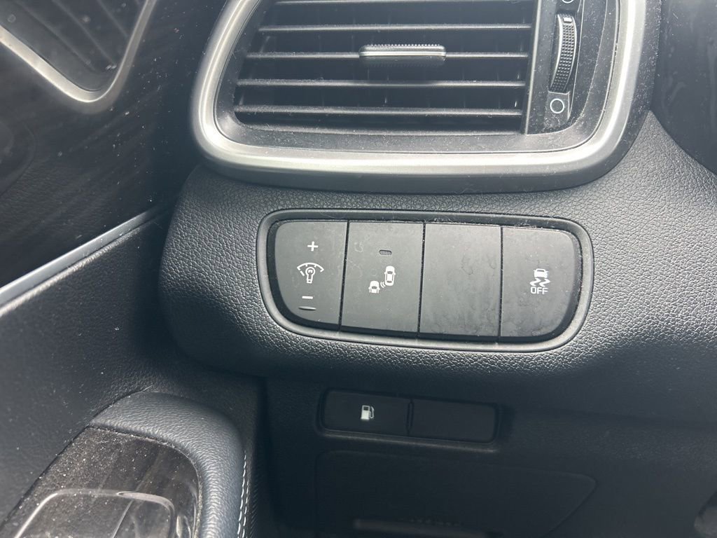Used 2019 Kia Sorento LX image 11