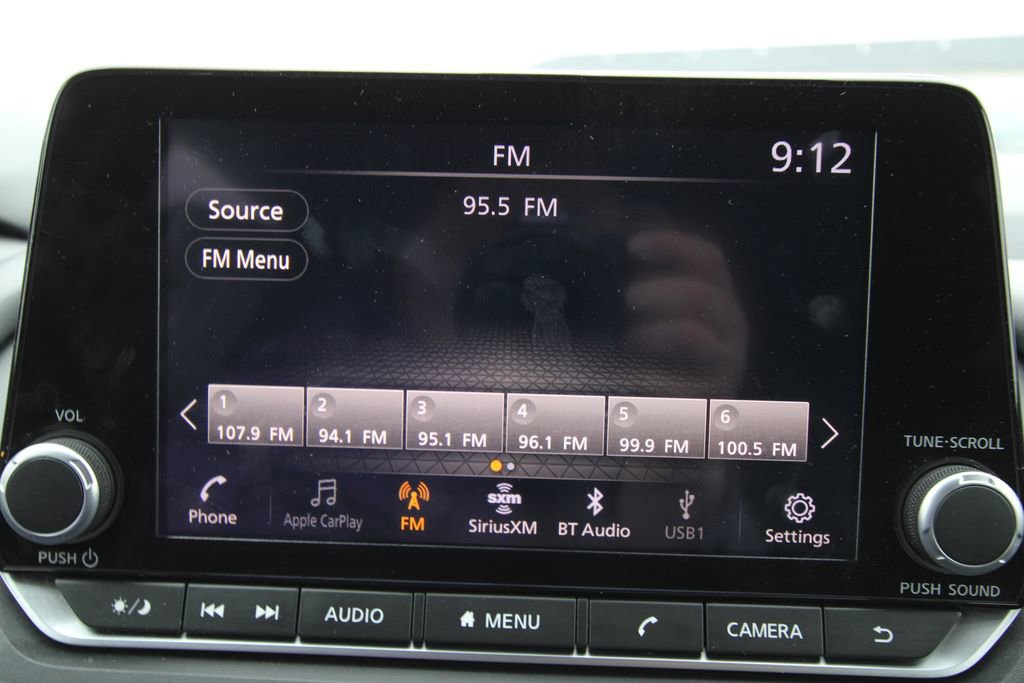 Used 2024 Nissan Rogue SV image 31