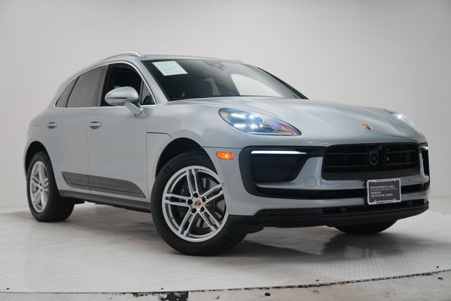 Certified 2026 Porsche Macan AWD/4WD image 28