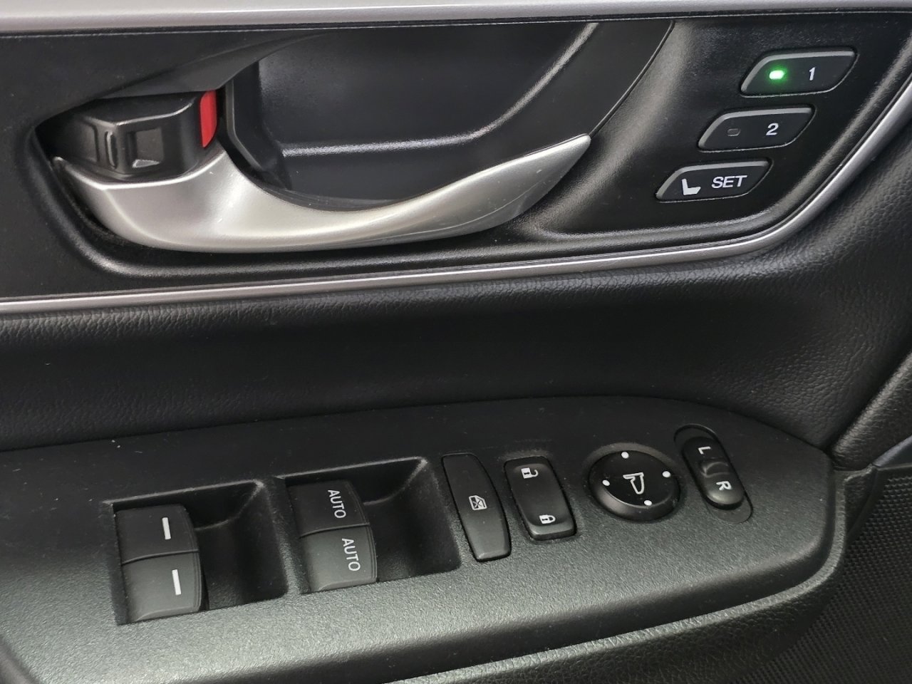 Used 2017 Honda CR-V EX-L image 27