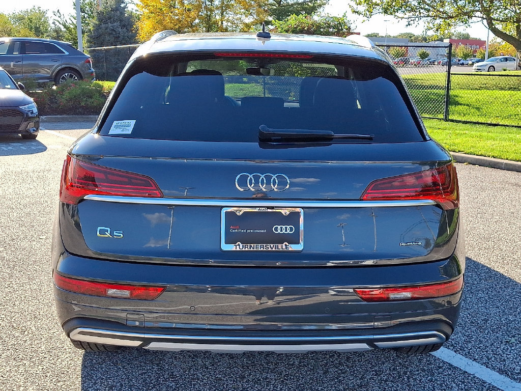 Certified 2023 Audi Q5 Premium AWD/4WD image 5