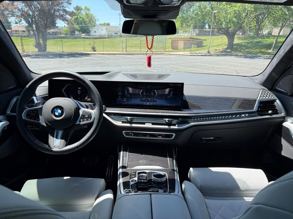 Used 2025 BMW X7 xDrive40i w/ Executive Package AWD/4WD image 12