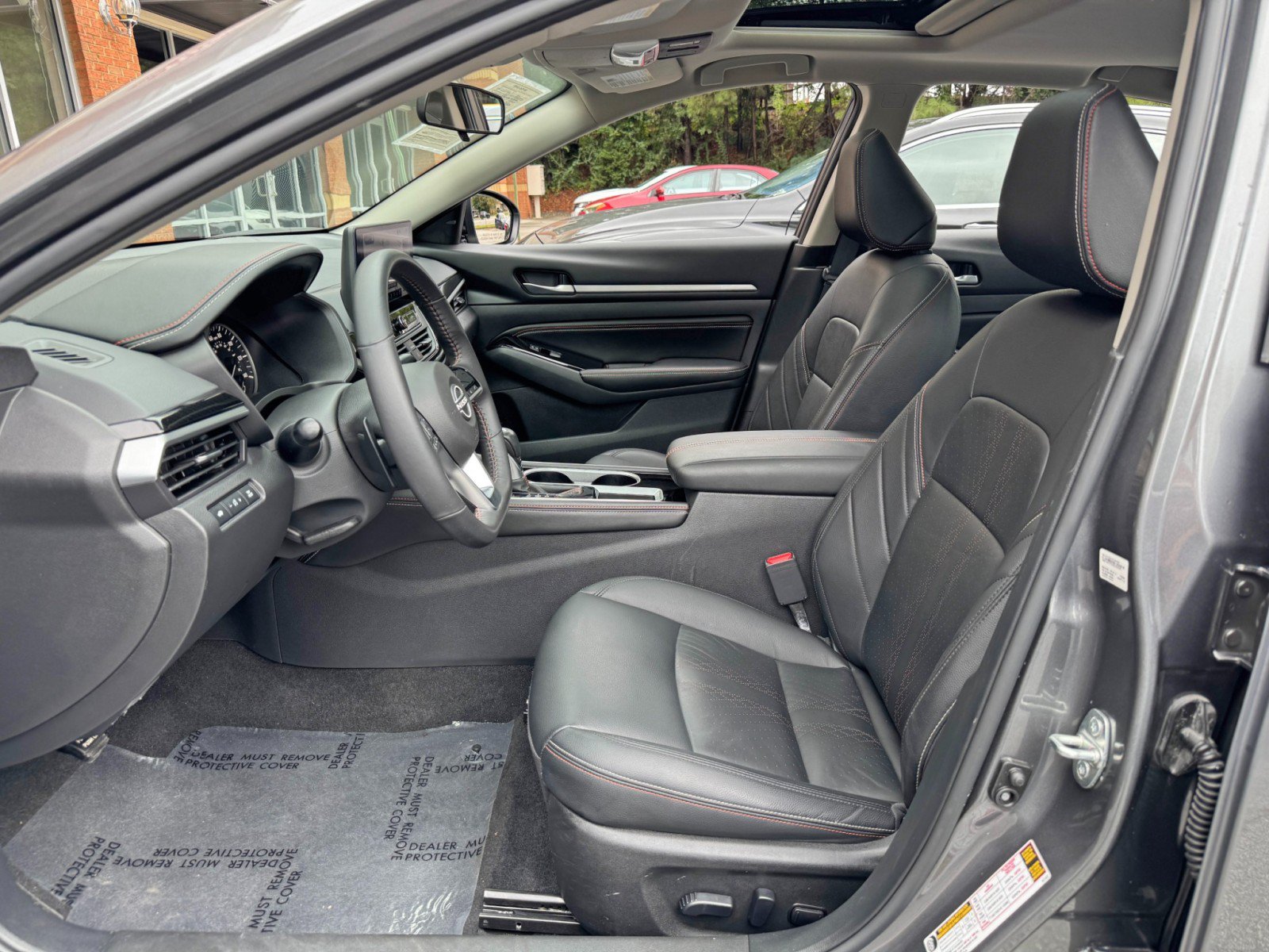 Used 2023 Nissan Altima 2.5 SR w/ SR Premium Package FWD image 16