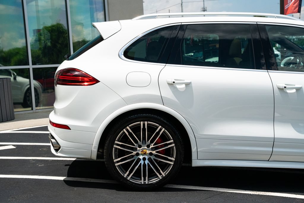 Used 2015 Porsche Cayenne Turbo AWD/4WD image 11