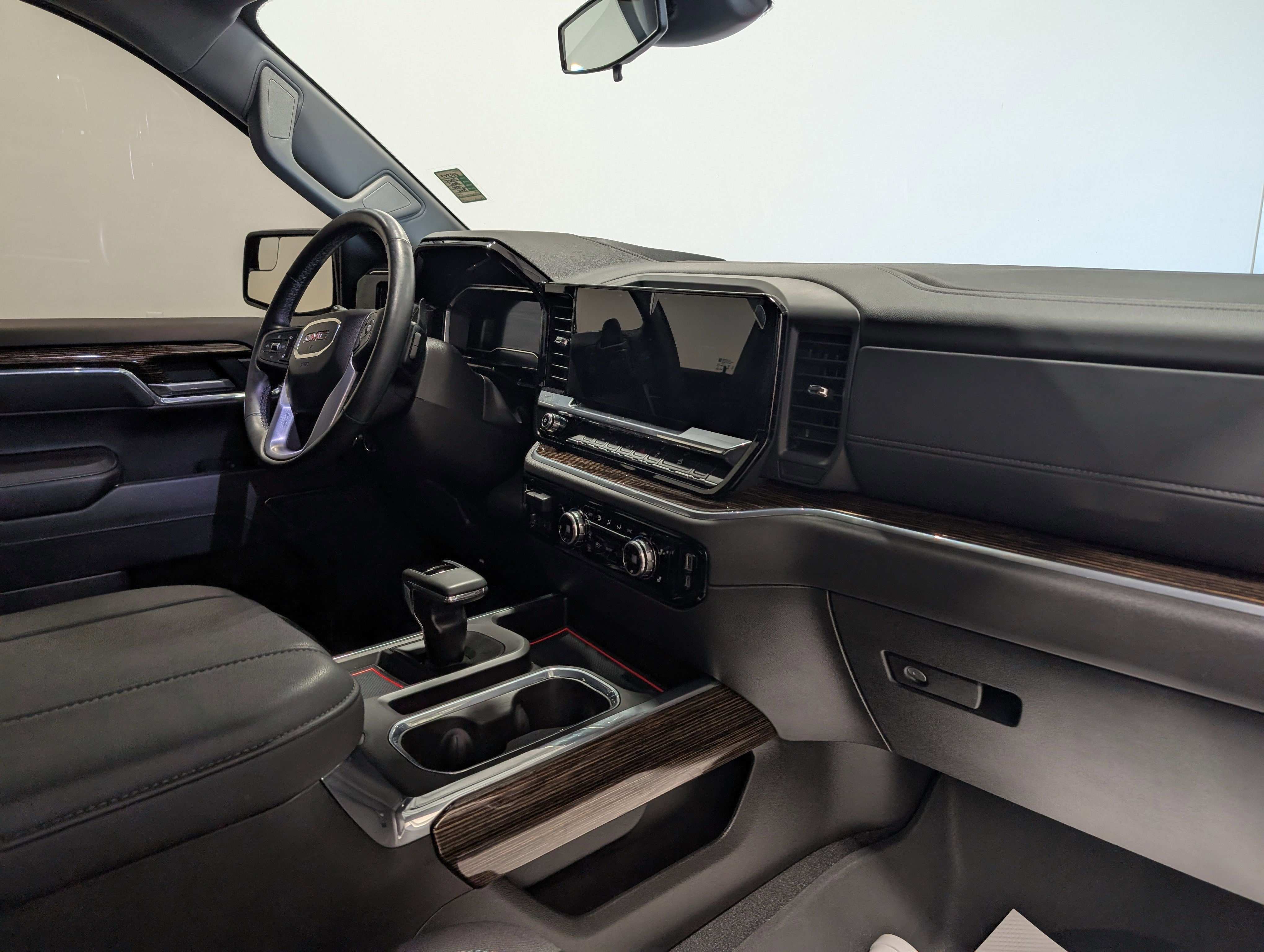 Used 2025 GMC Sierra 1500 Elevation w/ LPO, Elevation Black Package image 22