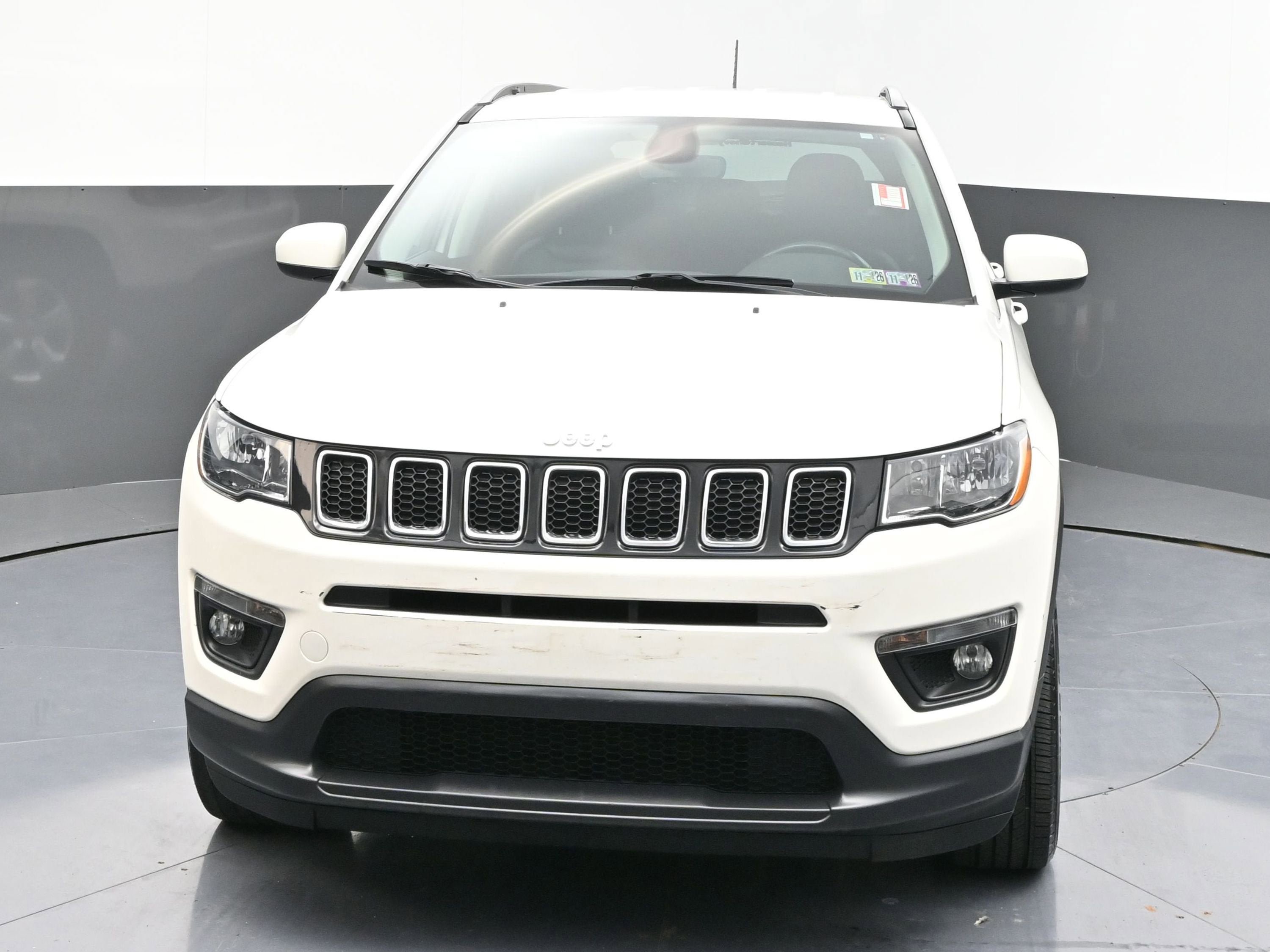Used 2020 Jeep Compass Latitude w/ Cold Weather Group AWD/4WD image 3