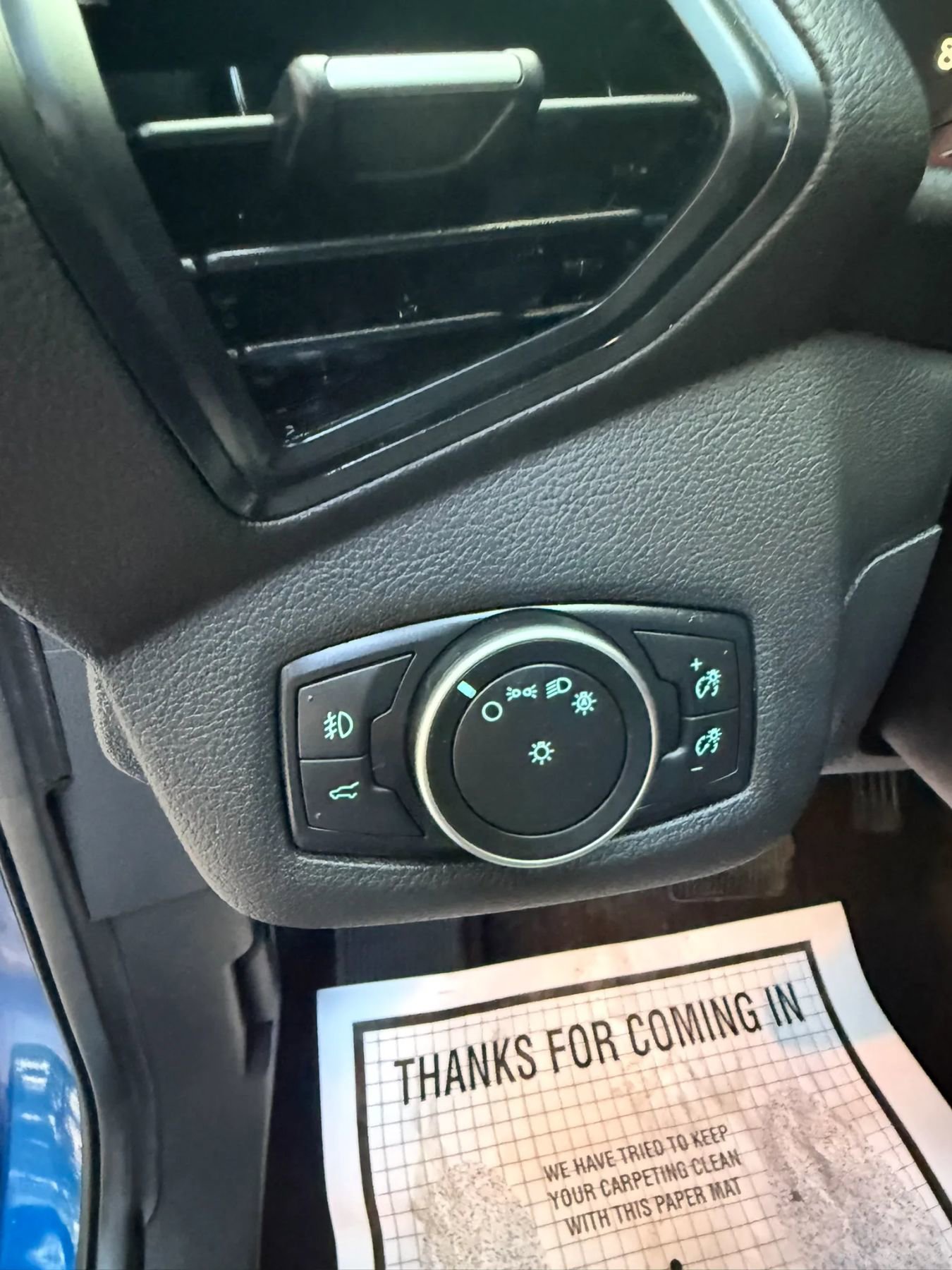 Used 2018 Ford Escape SE image 18