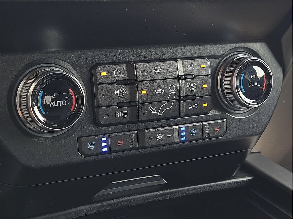 Used 2019 Ford F350 Platinum w/ Platinum Ultimate Package AWD/4WD image 14