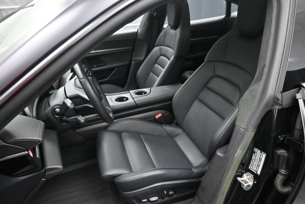 Certified 2024 Porsche Taycan Turbo S w/ Premium Package AWD/4WD image 10