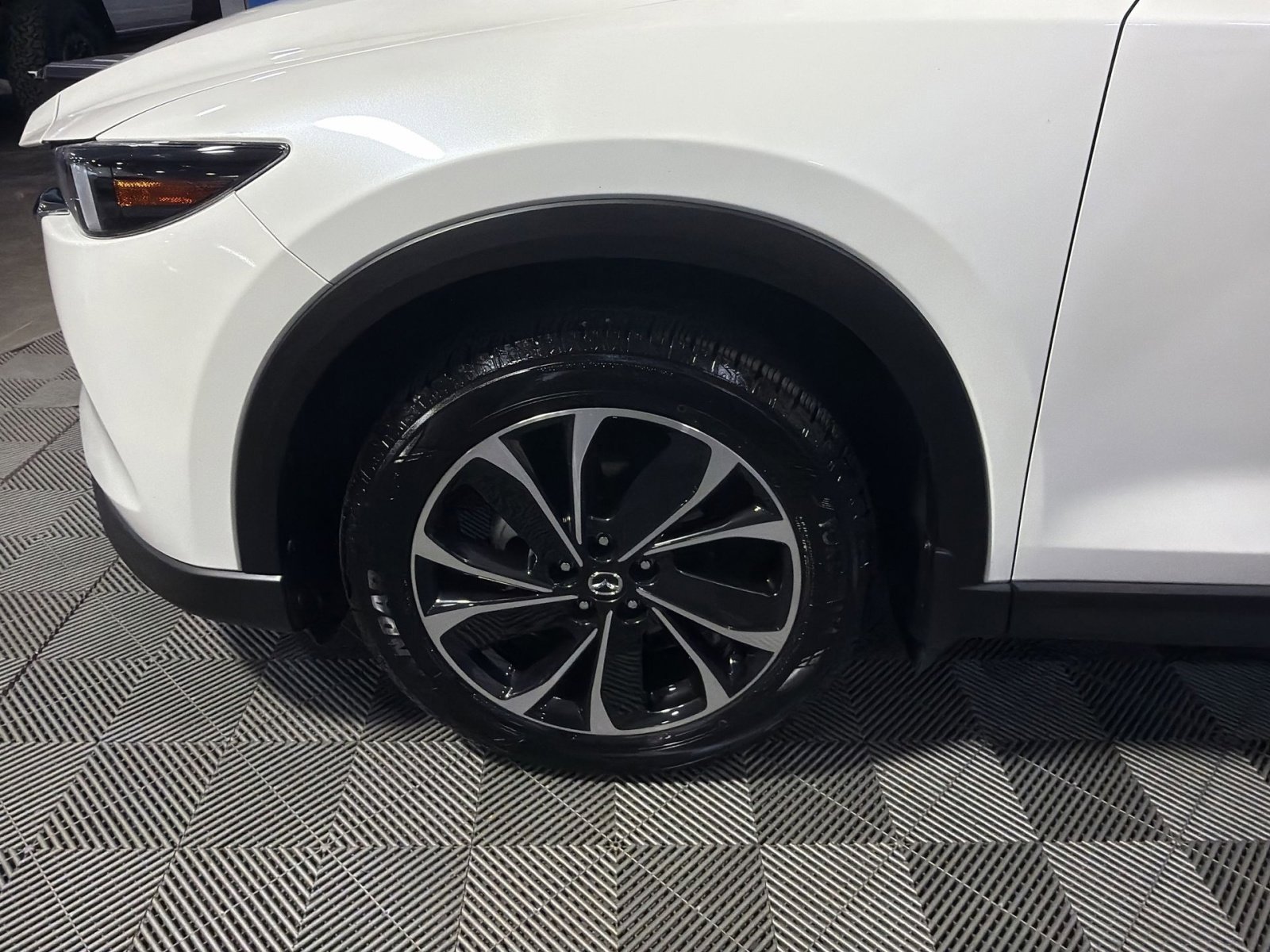 Used 2022 MAZDA CX-5 AWD 2.5 S w/ Premium Package image 17