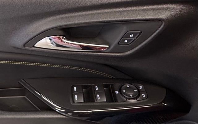 Used 2024 Chevrolet Trax LT w/ LT Convenience Package image 21