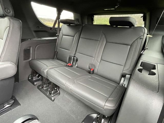 New 2026 Chevrolet Suburban High Country image 13