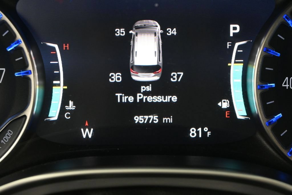 Used 2019 Chrysler Pacifica Touring Plus w/ Advanced Safetytec Group FWD image 20