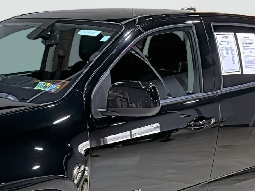 Used 2022 Chevrolet Colorado LT w/ LT Convenience Package image 8