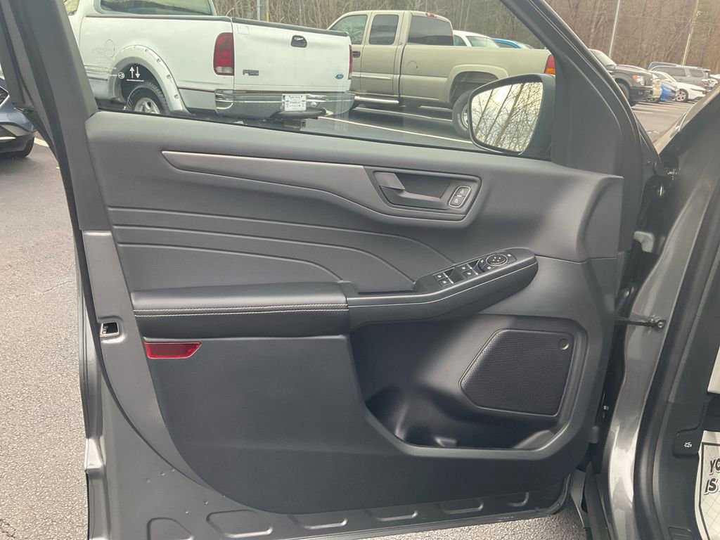 New 2026 Ford Escape Active w/ Tech Pack #1 FWD image 17