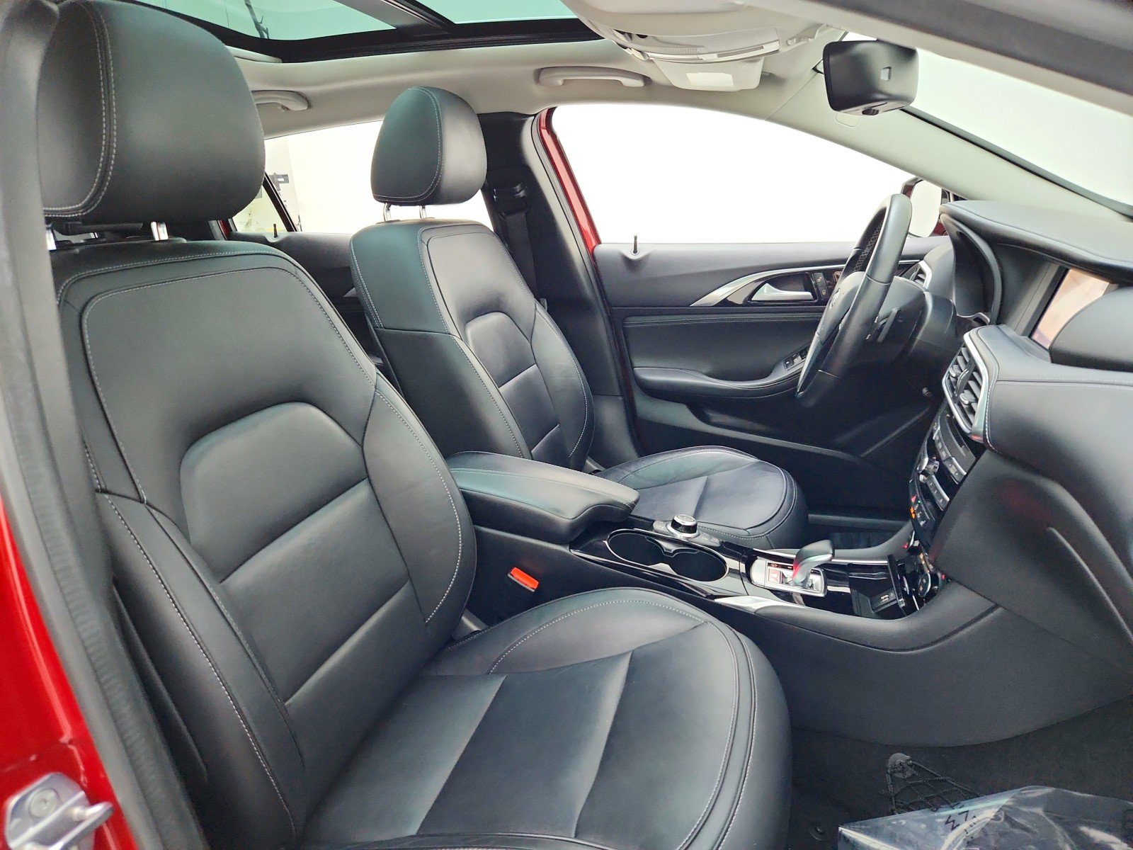 Used 2019 INFINITI QX30 w/ Cargo Package FWD image 30