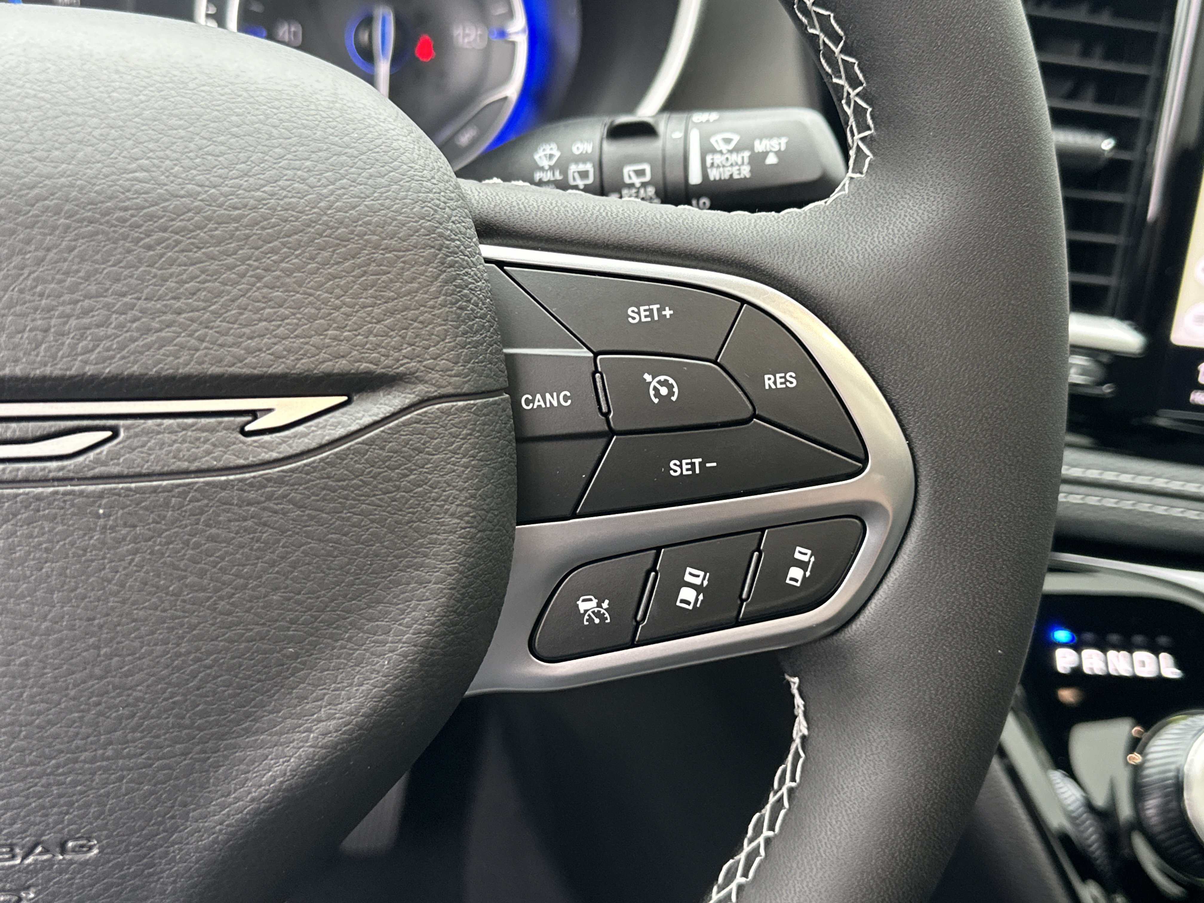 New 2027 Chrysler Pacifica Select w/ Family Tech Group FWD image 8
