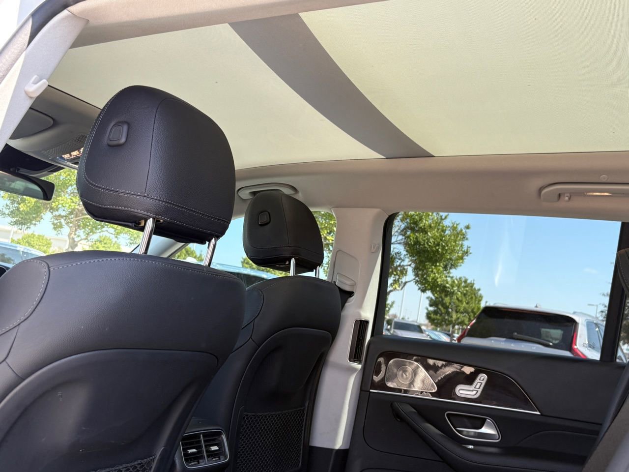 Used 2024 Mercedes-Benz GLS 450 4MATIC image 40