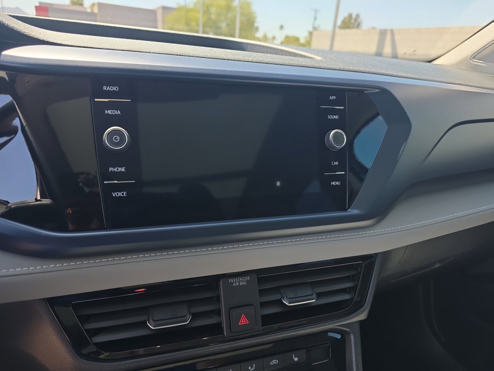Certified 2024 Volkswagen Taos SE FWD image 12