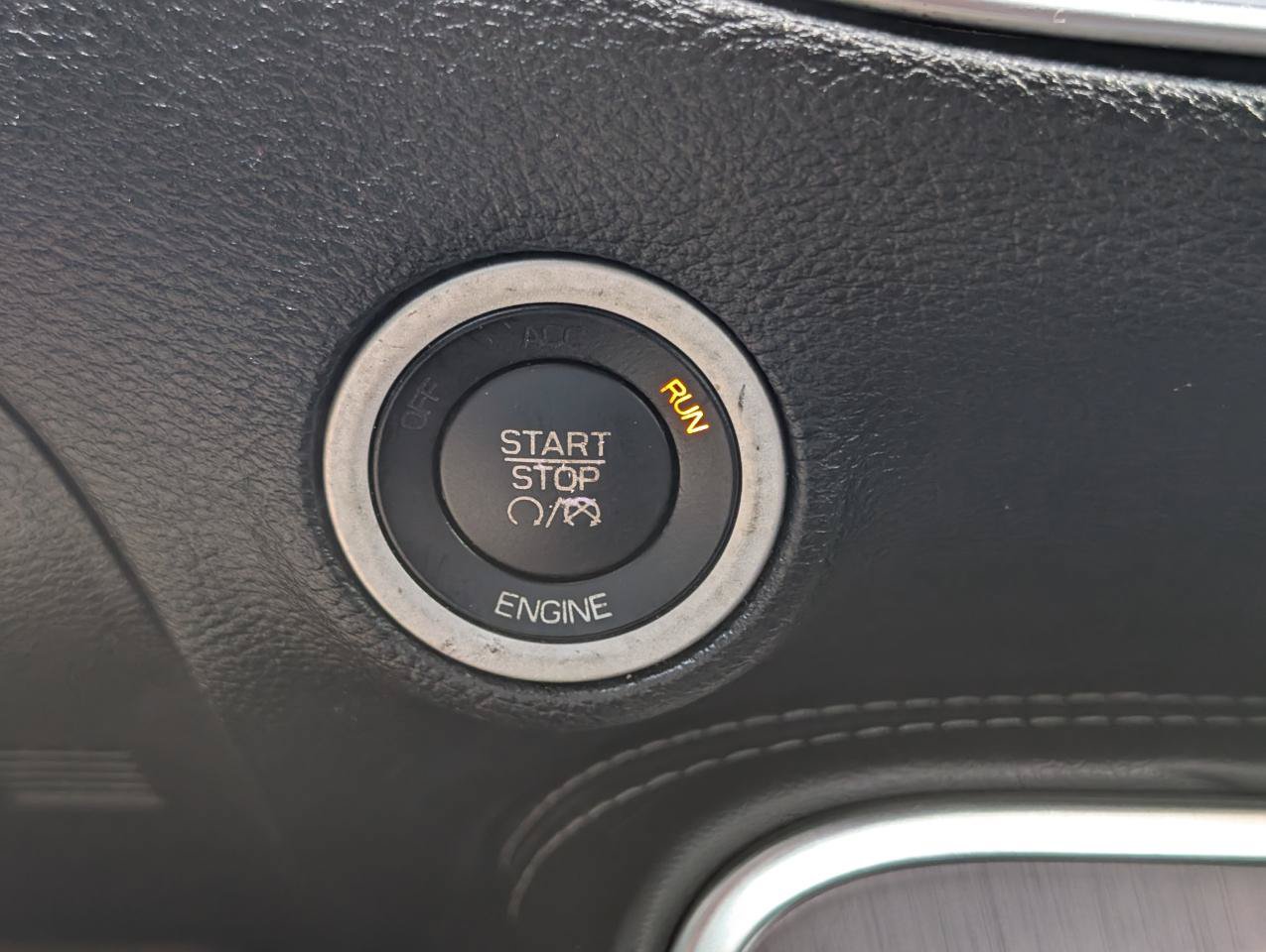 Used 2016 Dodge Challenger SXT RWD image 23