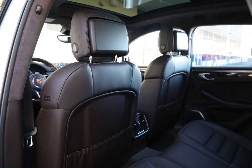 Used 2015 Porsche Macan Turbo image 19