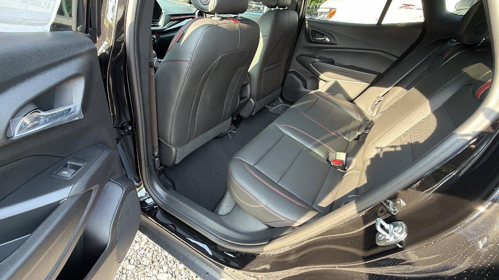 New 2026 Chevrolet Trax RS w/ Sunroof Package FWD image 20