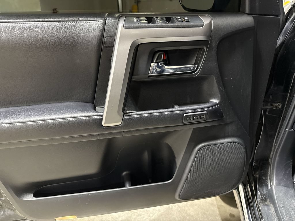 Used 2018 Toyota 4Runner Limited AWD/4WD image 21