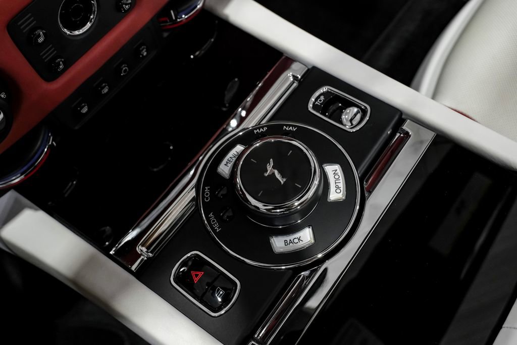 Used 2018 Rolls-Royce Dawn RWD image 30