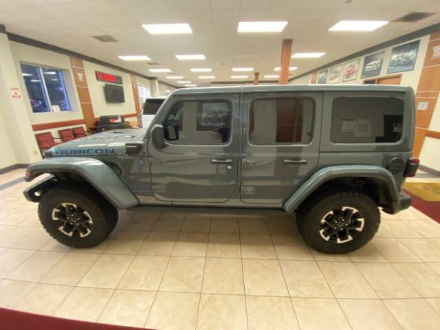Used 2024 Jeep Wrangler Unlimited Rubicon 4xe AWD/4WD image 2
