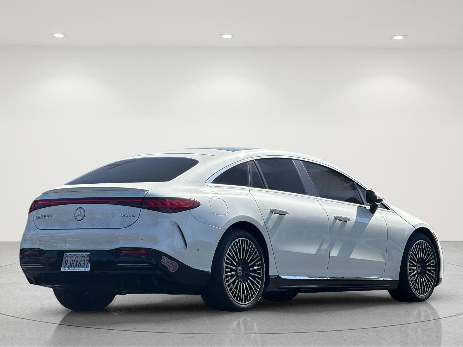 Used 2023 Mercedes-Benz EQS 580 4MATIC Sedan image 4