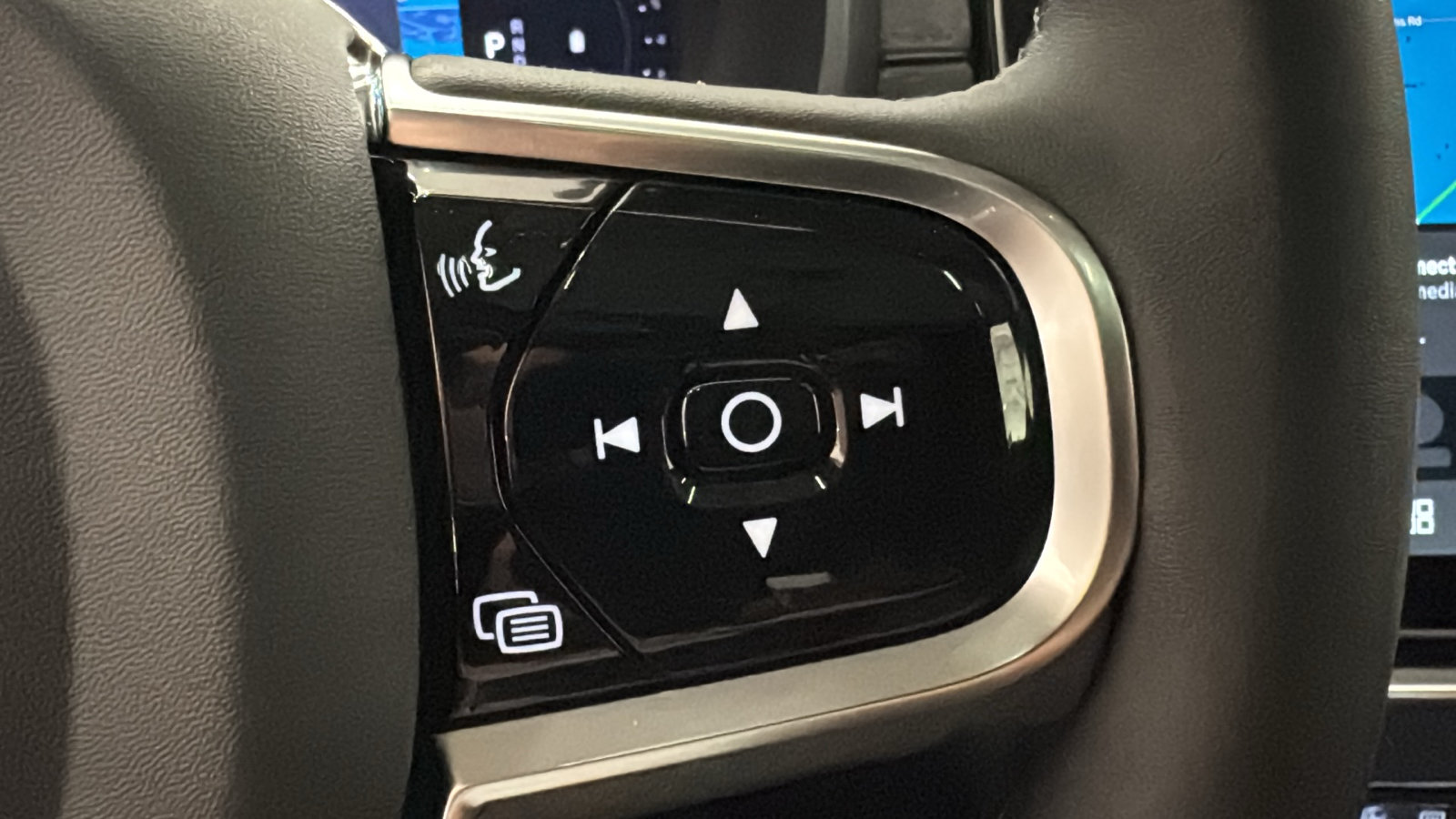 New 2027 Volvo XC60 B5 Core AWD/4WD image 14