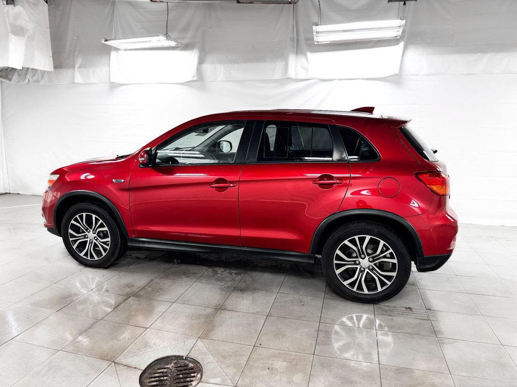 Used 2018 Mitsubishi Outlander Sport SE AWD/4WD image 3