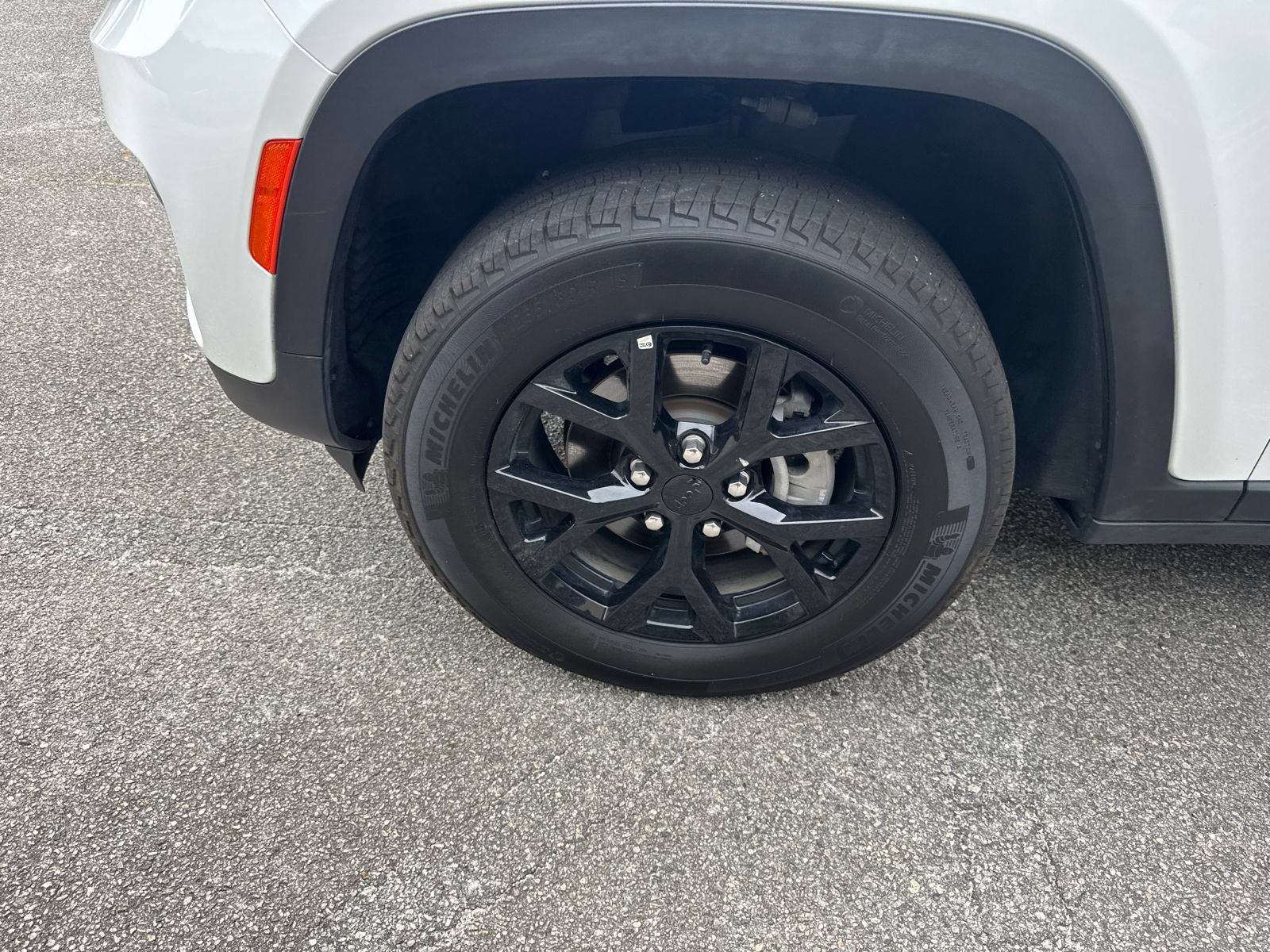 Used 2025 Jeep Grand Cherokee Altitude AWD/4WD image 11
