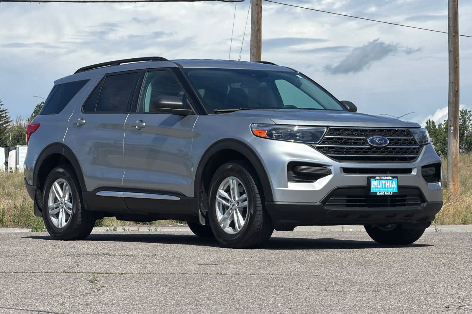Used 2023 Ford Explorer XLT AWD/4WD image 9