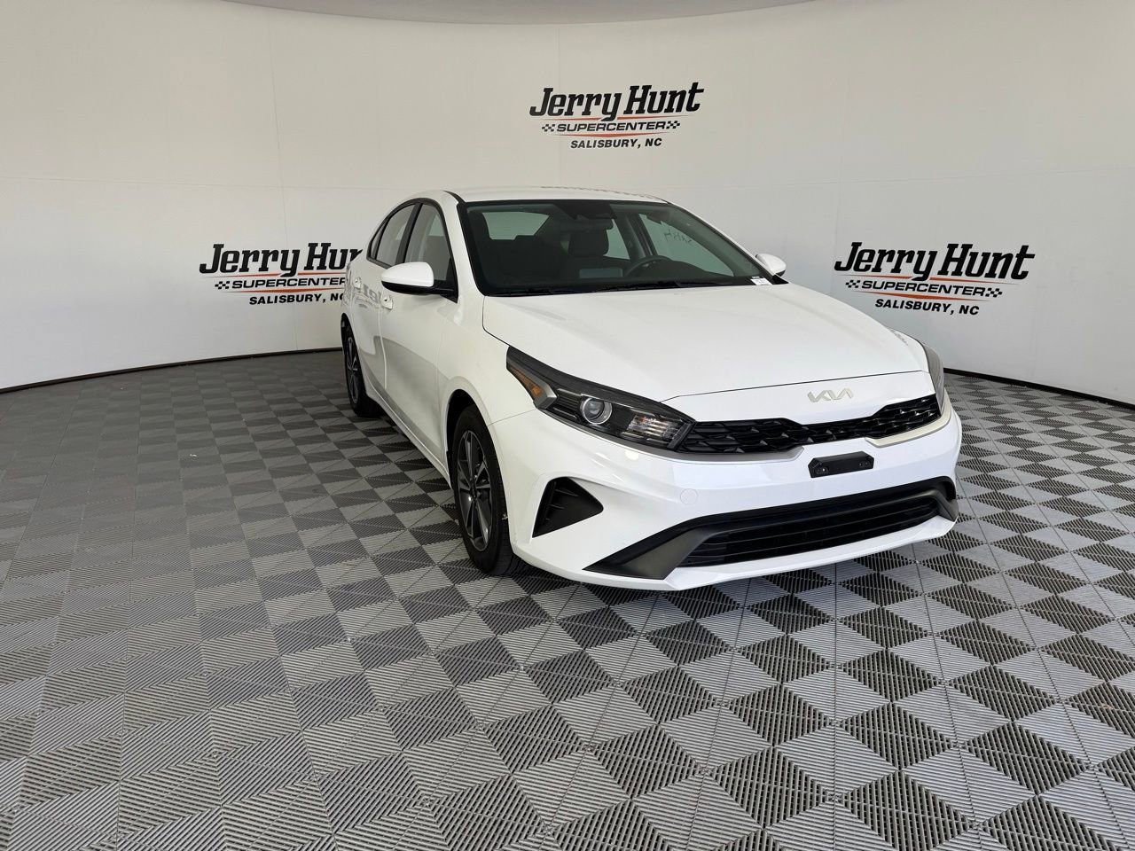 Used 2024 Kia Forte LXS image 7
