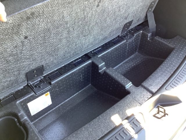 Used 2023 GMC Acadia AT4 w/ Technology Package image 31