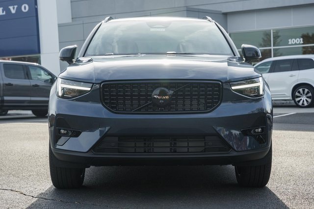 New 2026 Volvo XC40 B5 Ultra w/ Protection Package Premier image 2