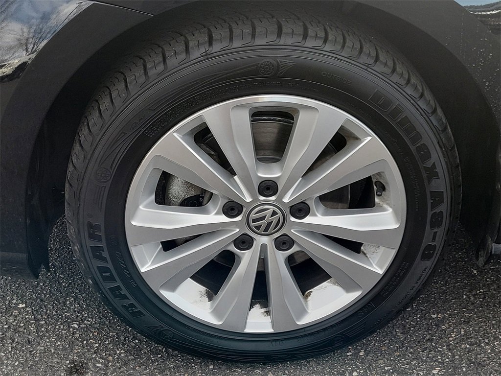 Used 2018 Volkswagen Golf SE image 22