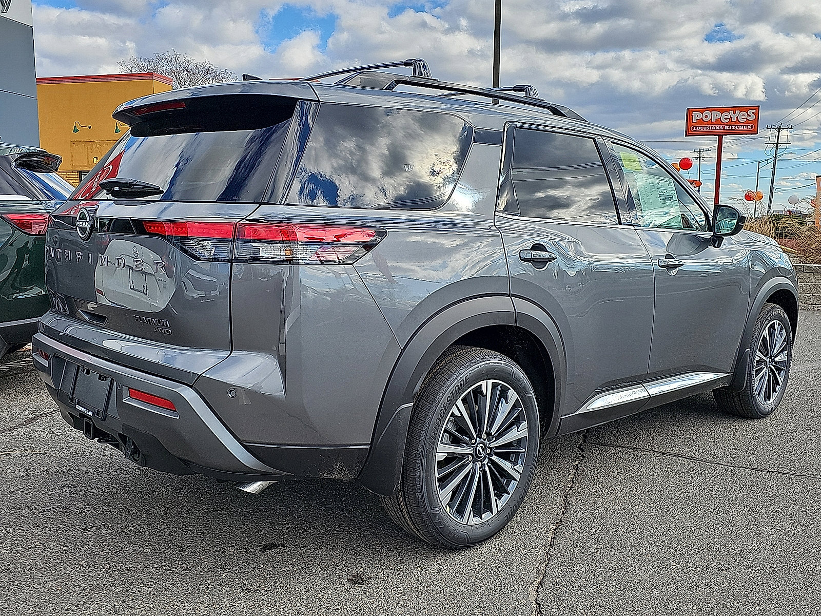 New 2026 Nissan Pathfinder Platinum w/ Cargo Package AWD/4WD image 4