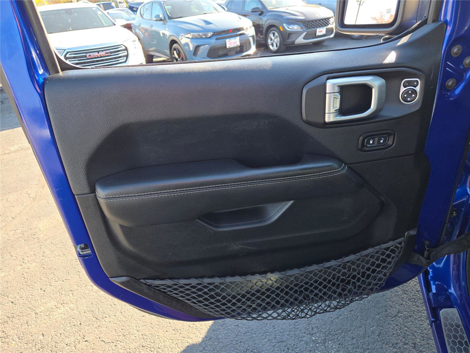 Certified 2018 Jeep Wrangler Unlimited Sahara image 23