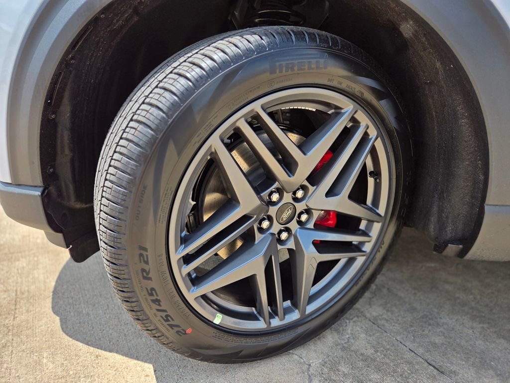 New 2026 Ford Explorer ST-Line w/ ST-Line Street Pack RWD image 41